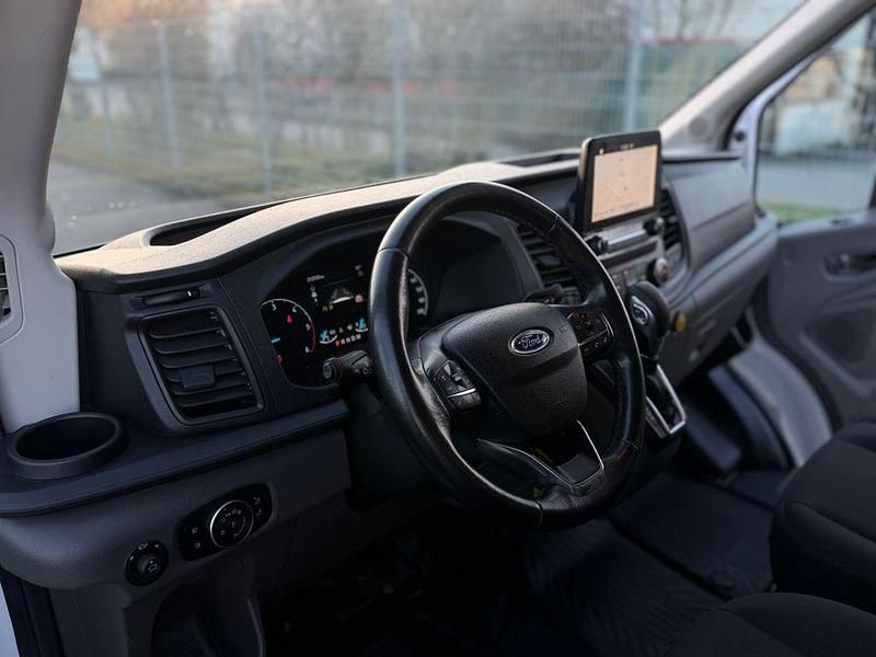 Gebraucht Ford Transit Trend 185 PS (136 kW) 2020 Weiß Limousine