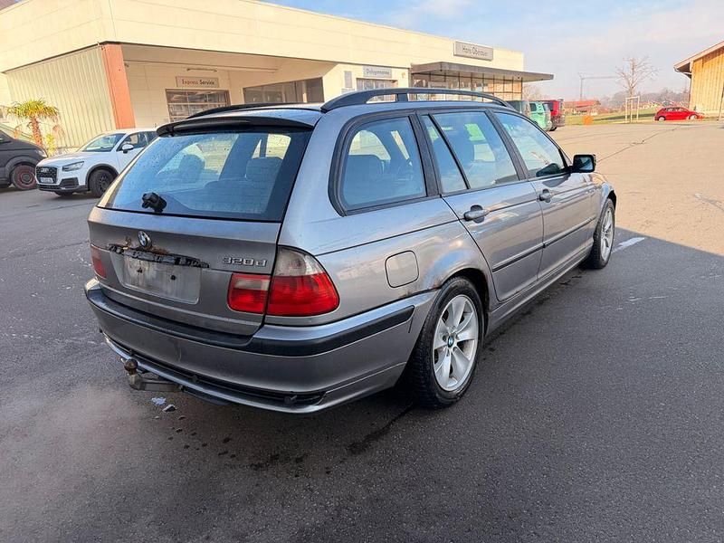 Gebraucht BMW 320 Exclusive 150 PS (110 kW) 2003 Kombi
