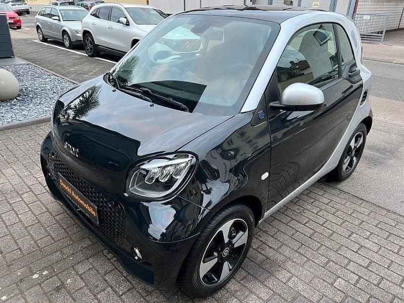 Silber Gebraucht 2024 Smart ForTwo Electric Drive Coupé | 13.790 € (Fairer Preis) - Bild 1/4