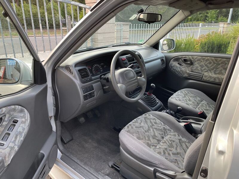Gebraucht Suzuki Grand Vitara 128 PS (94 kW) 1999 Silber SUV