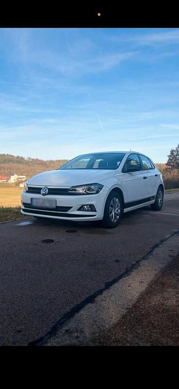 Gebraucht VW Polo Trendline 75 PS (55 kW) 2018 Weiß Kleinwagen