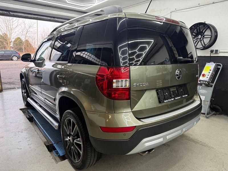 Gebraucht Skoda Yeti Ambition 150 PS (110 kW) 2016 Grün SUV