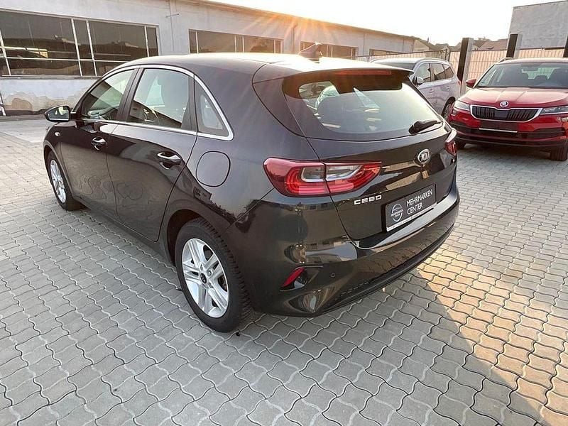Gebraucht Kia Ceed Vision 140 PS (102 kW) 2021 Schwarz Kleinwagen