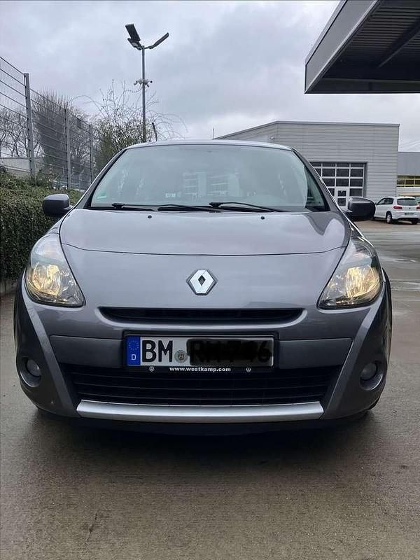 Gebraucht Renault Clio II Dynamique 103 PS (75 kW) 2011 Limousine