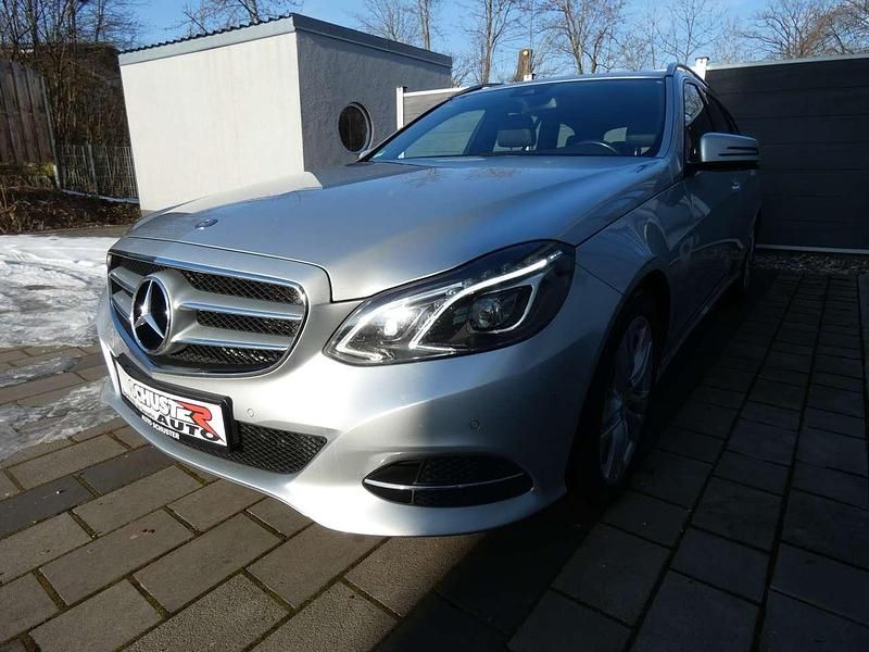 Gebraucht Mercedes E350 258 PS (189 kW) 2016 Iridiumsilber  metalliclack Kombi
