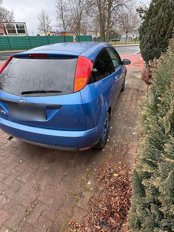 Gebraucht Ford Focus 101 PS (74 kW) 1999 Blau Kleinwagen