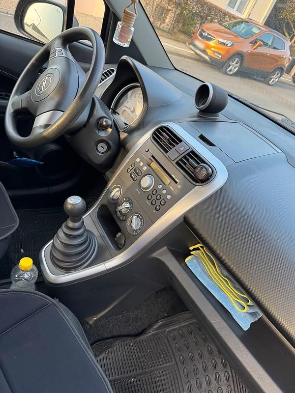 Gebraucht Opel Agila 69 PS (50 kW) 2009 Blau Kleinwagen