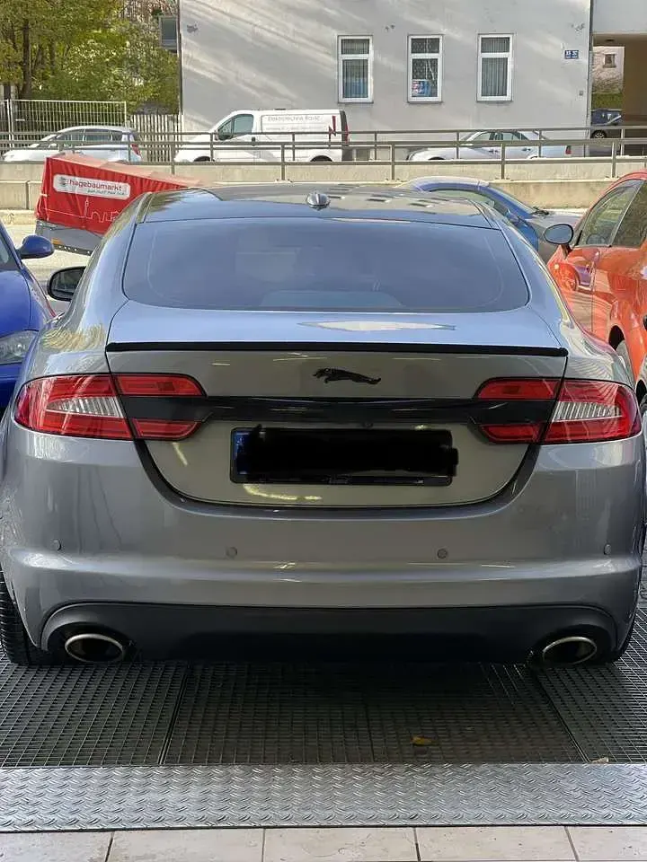 Usata Jaguar XF 241 CV (177 kW) 2012 Grigio Berlina