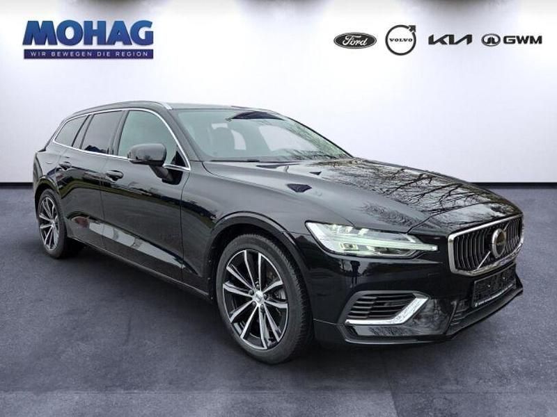 Gebraucht Volvo V60 Core 350 PS (257 kW) 2022 Schwarz Kombi