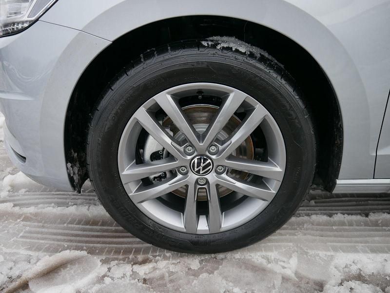 Neu VW Touran Comfortline 150 PS (110 kW) 2026 Oyster silver metallic Van / Kleinbus