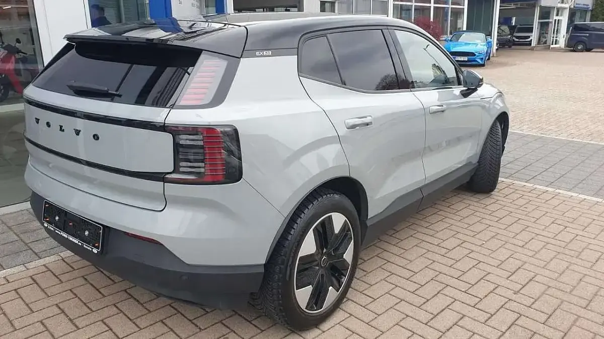 Brugt Volvo EX30 Plus 200 kW (272 HK) 2024 Grå SUV