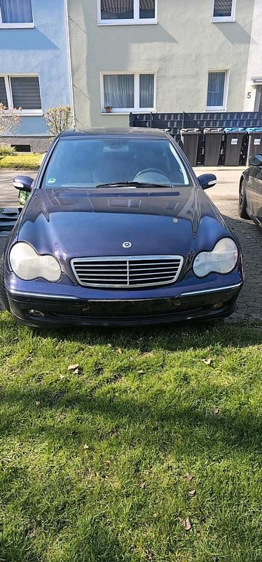 Gebraucht Mercedes C320 214 PS (157 kW) 2001 Violet Limousine