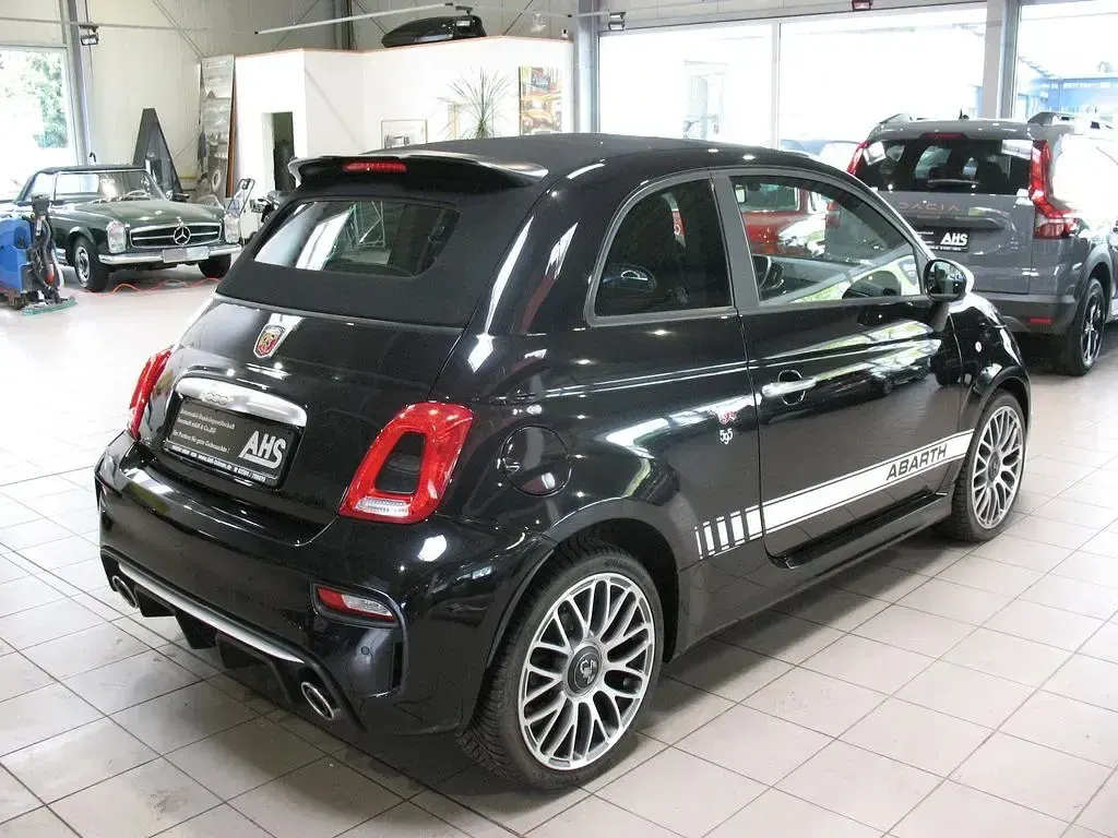 Usado Abarth 500C 145 HP (106 kW) 2021 Preto Cabrios