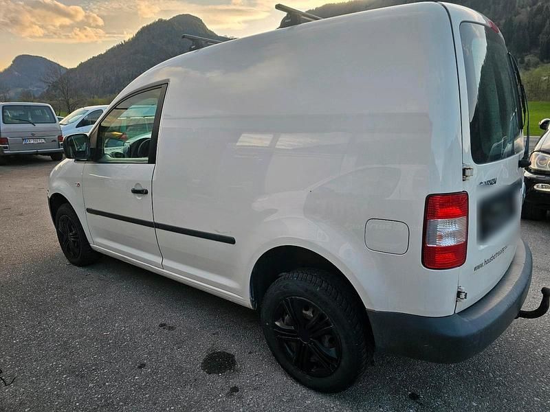 Usado VW Caddy 105 CV (77 kW) 2009 Blanco Monovolumen