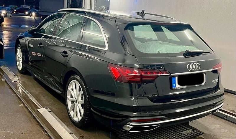 Gebraucht Audi A4 Advanced 190 PS (139 kW) 2020 Schwarz Kombi
