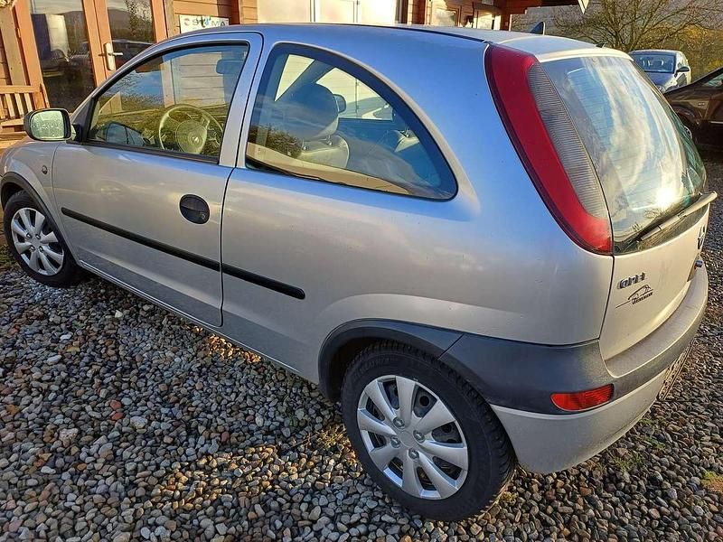 Gebraucht Opel Corsa 58 PS (42 kW) 2001 Silber Limousine