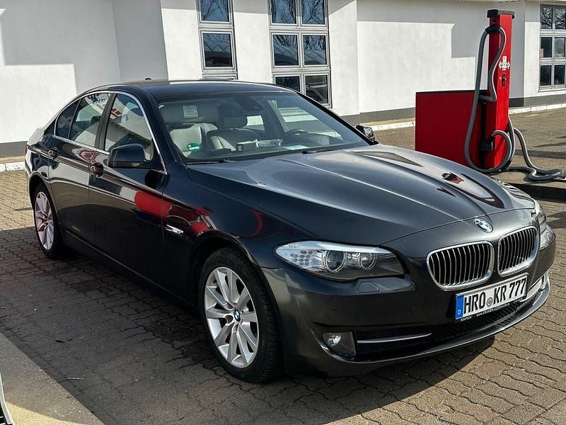 Gebraucht BMW 528 Performance 258 PS (189 kW) 2010 Grau Limousine