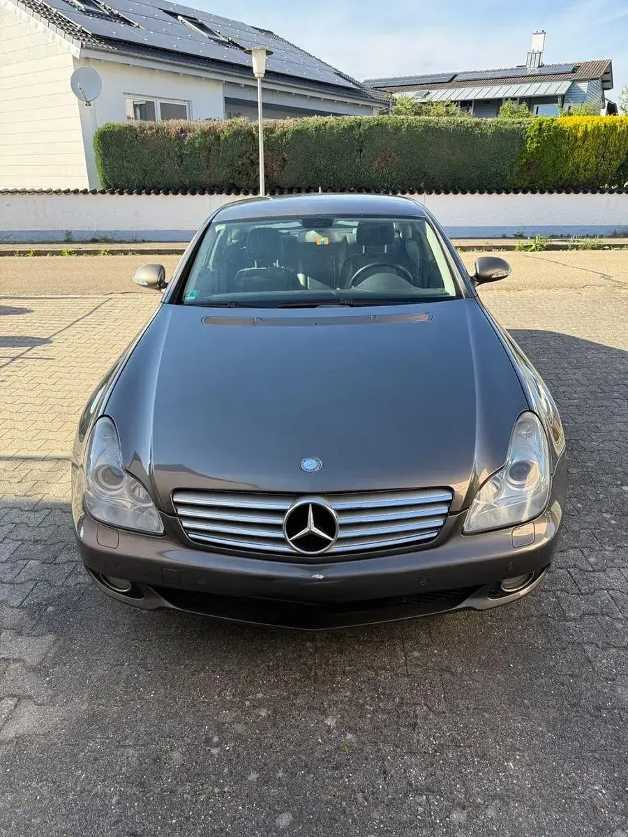 Gebraucht Mercedes CLS320 224 PS (164 kW) 2007 Beige Coupé