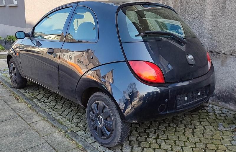 Gebraucht Ford Ka 60 PS (44 kW) 2002 Schwarz Kleinwagen
