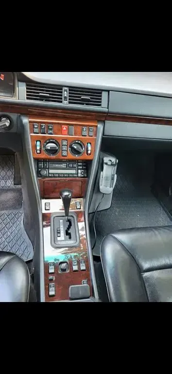 Gebraucht Mercedes E320 220 PS (161 kW) 1994 Silber