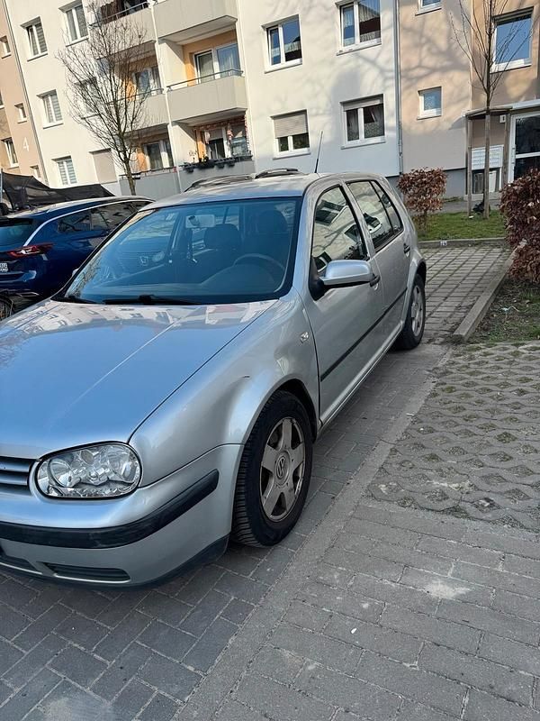 Gebraucht VW Golf IV 131 PS (96 kW) 2002 Silber Limousine