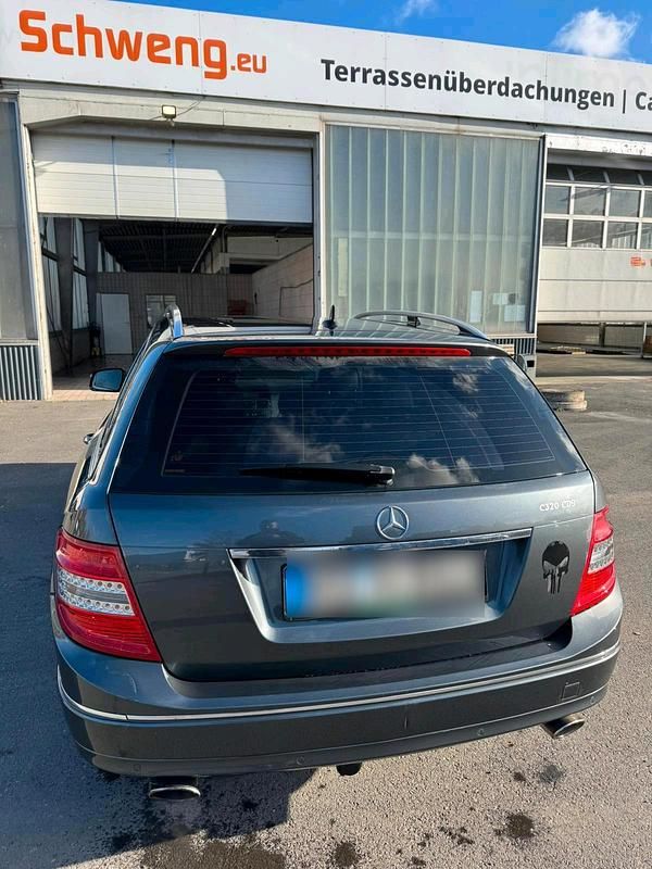 Gebraucht Mercedes C320 285 PS (209 kW) 2009 Blau Kombi