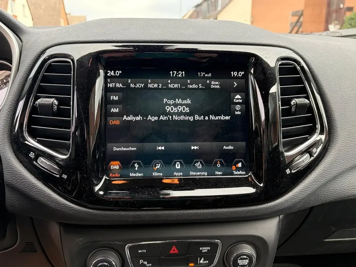 Gebraucht Jeep Compass 170 PS (125 kW) 2020 Andere farben SUV