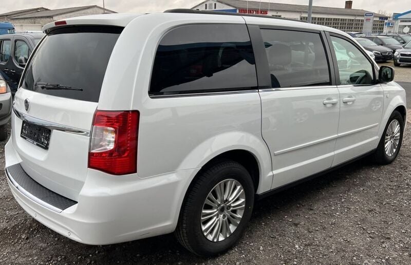 Gebraucht Lancia Voyager 177 PS (130 kW) 2015 Weiß Van / Kleinbus