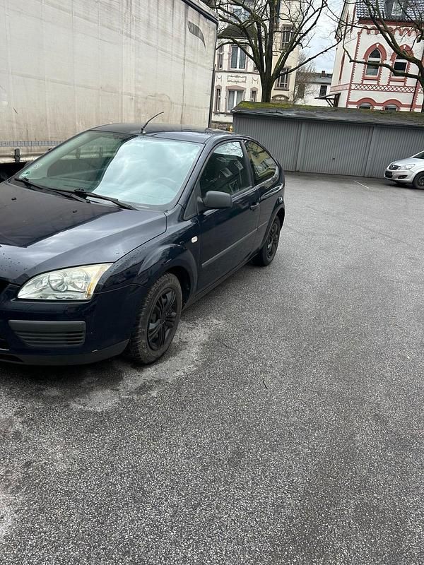 Gebraucht Ford Focus 75 PS (55 kW) 2006 Blau Kleinwagen