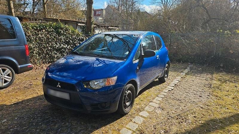 Second-hand Mitsubishi Colt 95 CP (69 kW) 2009 Albastru Hatchback