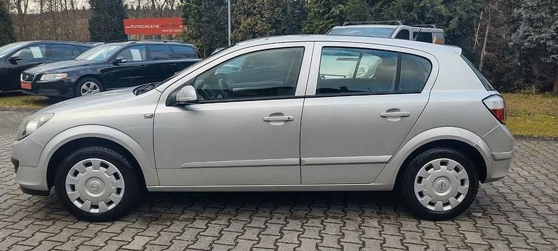 Gebraucht Opel Astra 90 PS (66 kW) 2006 Silber Limousine