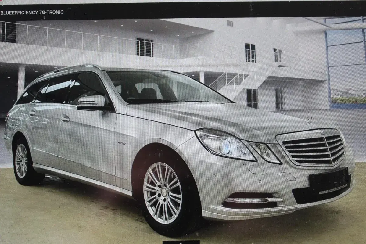 Gebraucht Mercedes E250 204 PS (150 kW) 2011 Silber Kombi