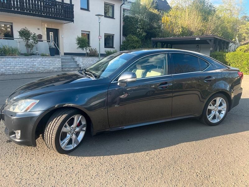 Gebraucht Lexus IS220d 177 PS (130 kW) 2010 Grau Limousine