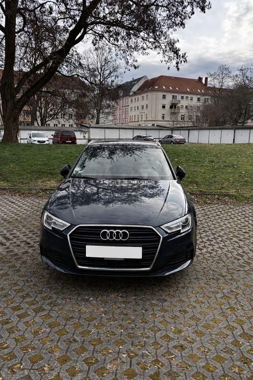 Gebraucht Audi A3 150 PS (110 kW) 2017 Blau Limousine