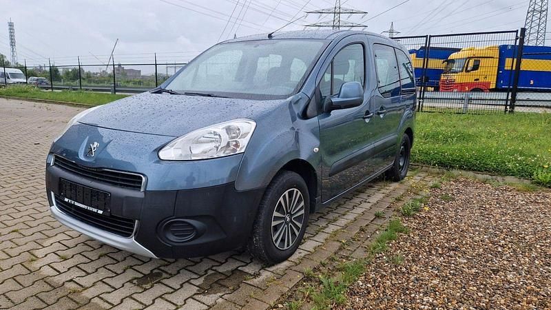 Gebraucht Peugeot Partner Tepee Active 92 PS (67 kW) 2013 Grau Van / Kleinbus