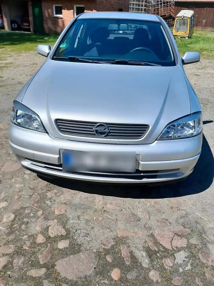 Gebraucht Opel Astra 101 PS (74 kW) 2003 Silber Limousine