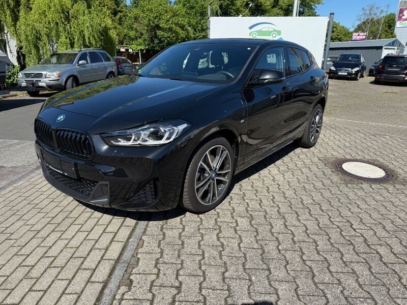 Black sapphire metallic Gebraucht 2024 BMW X2 M Sport SUV | 37.950 € (Fairer Preis) - Bild 1/4