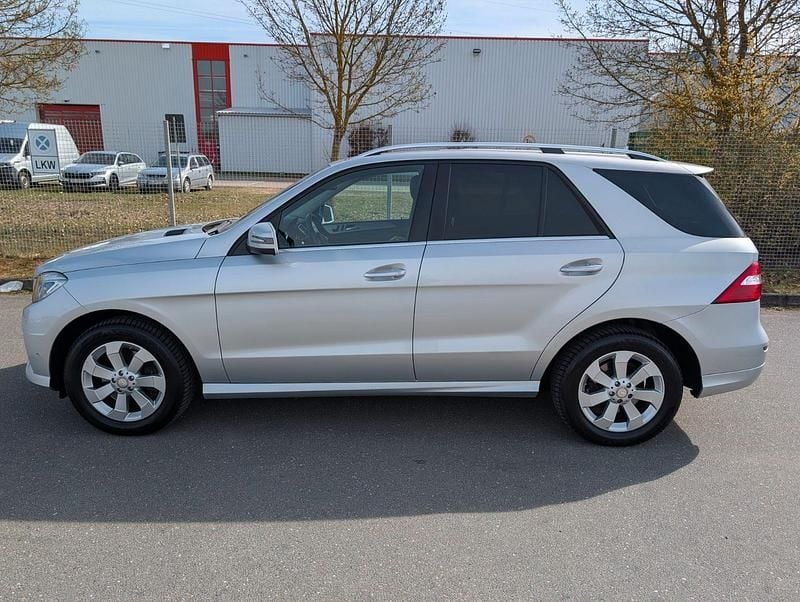 Gebraucht Mercedes ML350 258 PS (189 kW) 2015 Grau SUV