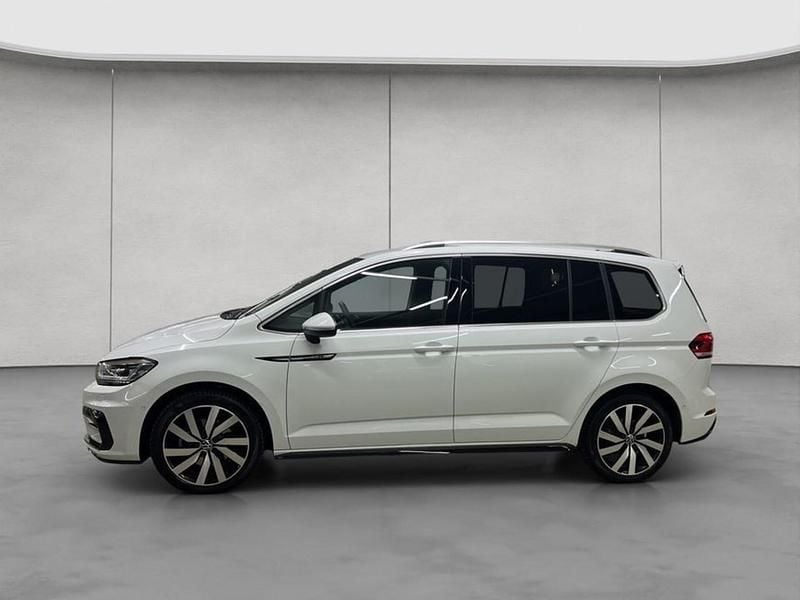Gebraucht VW Touran Highline 150 PS (110 kW) 2024 Weiß Van / Kleinbus
