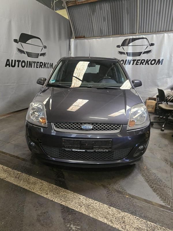 Gebraucht Ford Fiesta 70 PS (51 kW) 2008 Grau Kleinwagen