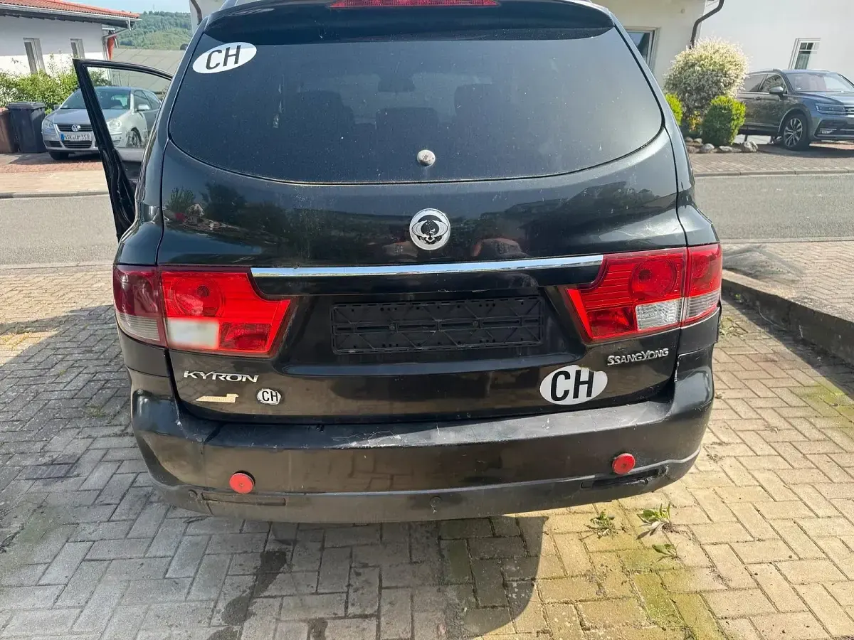 Gebraucht SsangYong Kyron 150 PS (110 kW) 2009 Schwarz SUV