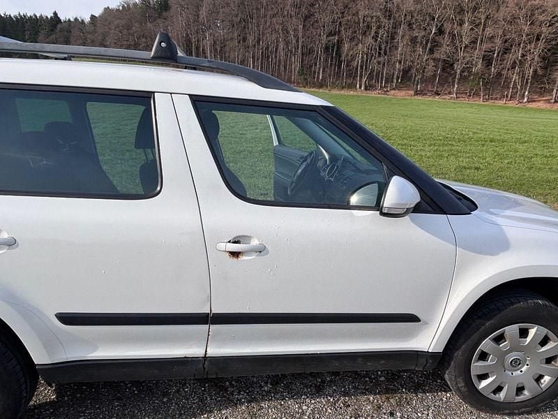 Gebraucht Skoda Yeti Active 122 PS (89 kW) 2011 Weiß SUV