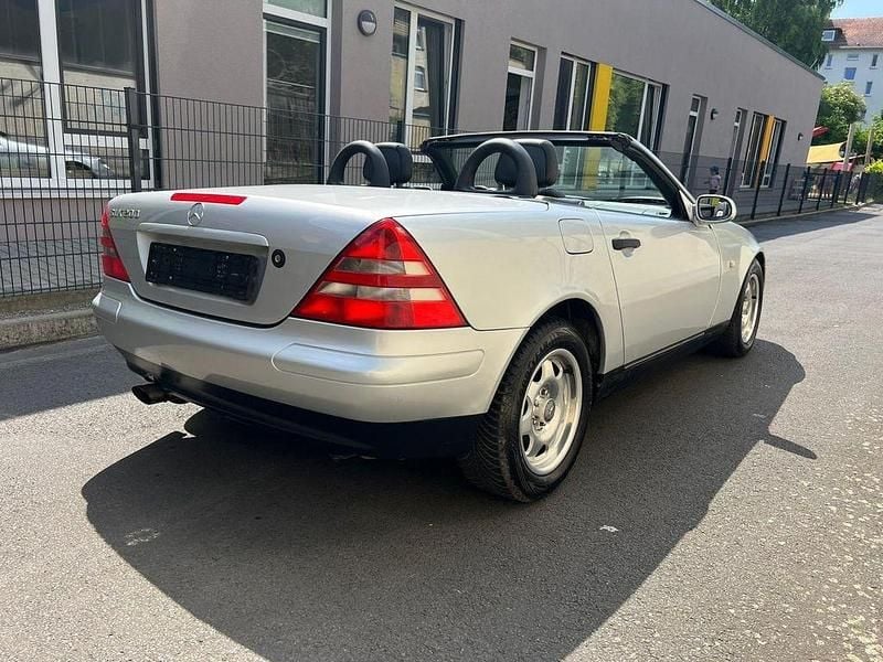 Gebraucht Mercedes SLK200 136 PS (100 kW) 2000 Silber Cabrio