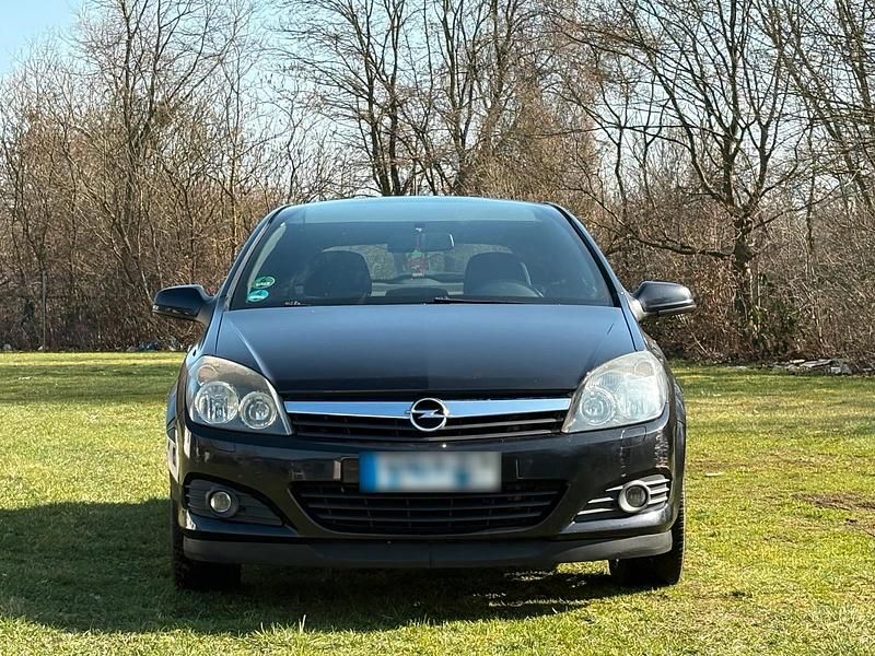 Gebraucht Opel Astra GTC 140 PS (102 kW) 2007 Schwarz Limousine