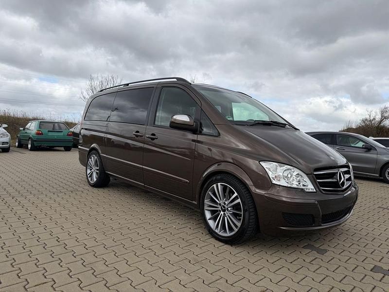 Gebraucht Mercedes Viano Edition 224 PS (164 kW) 2012 Braun Van / Kleinbus