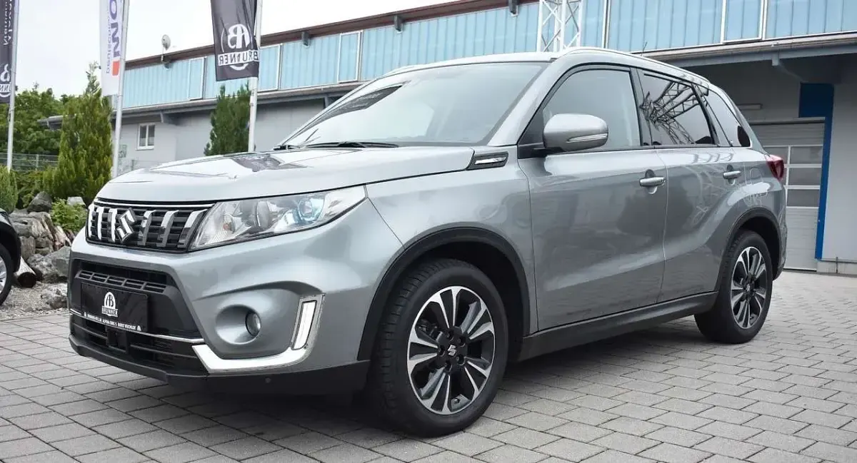 Gebraucht Suzuki Vitara 140 PS (102 kW) 2019 Grau SUV