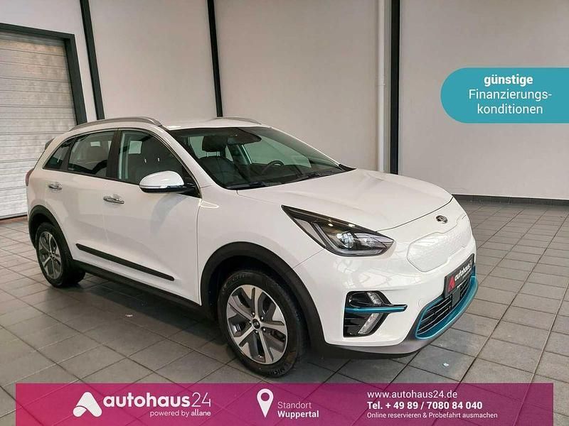 Weiß Gebraucht 2021 Kia e-Niro Vision SUV | 18.990 € (Guter Preis) - Bild 1/4