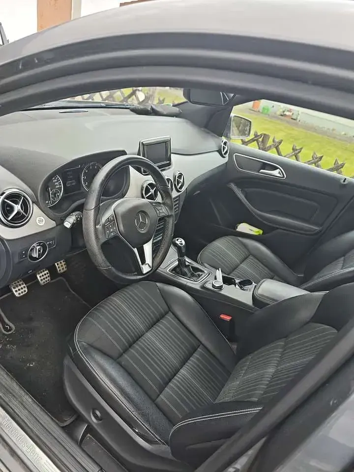 Gebraucht Mercedes B200 156 PS (114 kW) 2014 Van / Kleinbus