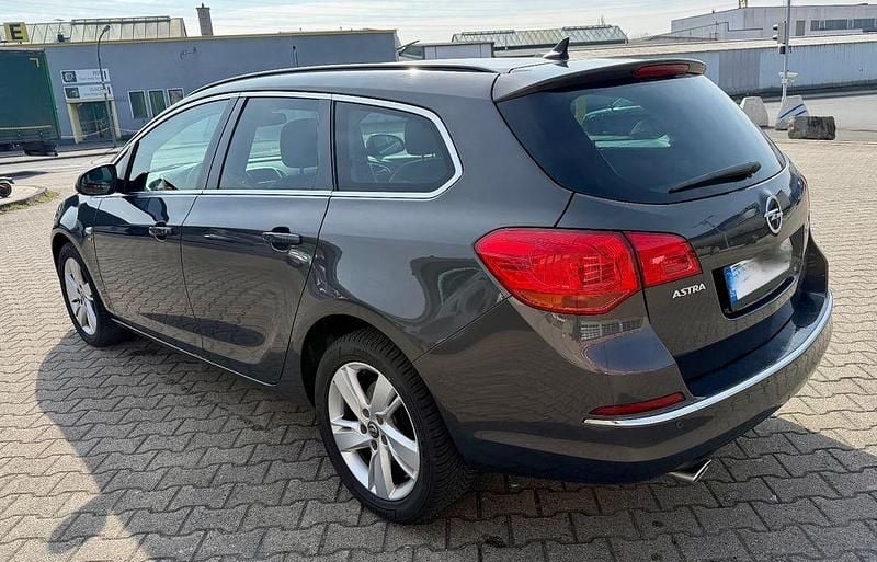 Gebraucht Opel Astra Energy 170 PS (125 kW) 2014 Schwarz Kombi