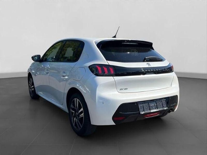 Gebraucht Peugeot 208 Allure 101 PS (74 kW) 2022 Weiss Kleinwagen